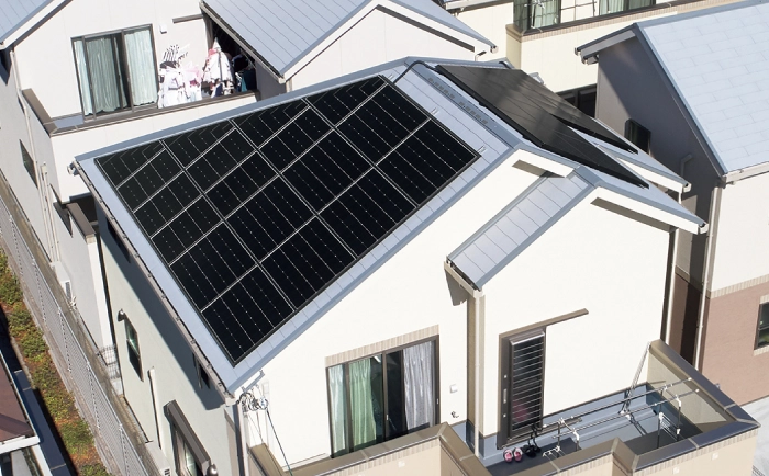 太陽光でつくった電気を蓄電池にためて賢く“自家消費”。HEMS連携で停電に備えて、安心！